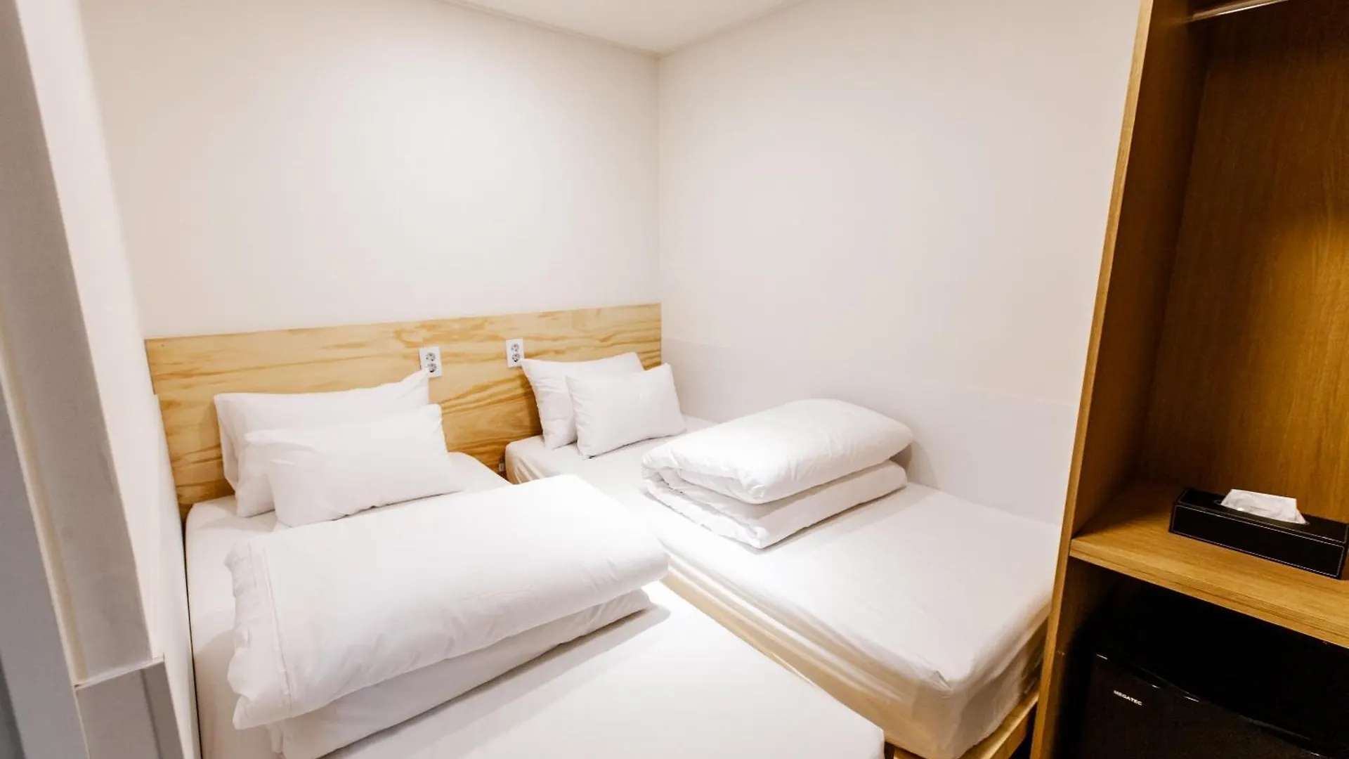 Seoulite Inn Myeongdong Formerly - Step Inn Myeongdong 2 Seoul